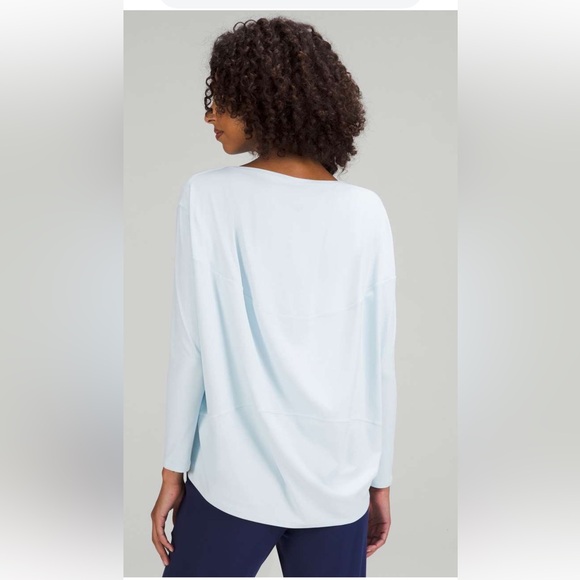 Lululemon Back In Action Long Sleeve Shirt Glacier Ice Blue Women’s Large. - Picture 3 of 3